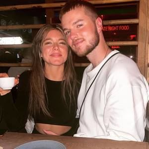 Meet your Posher, Caitlin